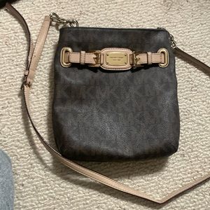 Michael kors crossover bag